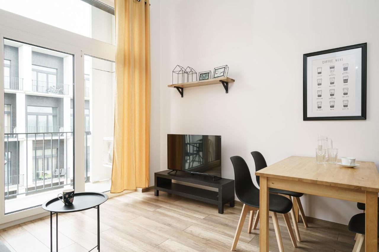 Rentplanet - Apartamenty Zarembowicza Wroclaw Ngoại thất bức ảnh