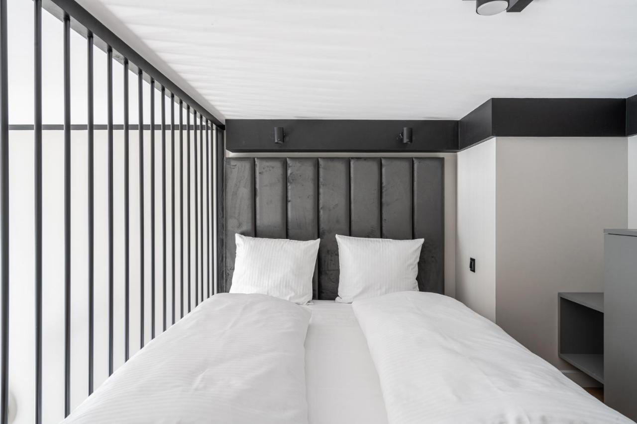 Rentplanet - Apartamenty Zarembowicza Wroclaw Ngoại thất bức ảnh